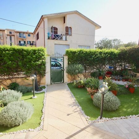 Casa Degli Ospiti Hotel Olbia Exterior foto